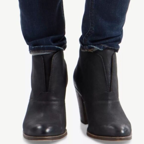 Lucky Brand Ellhen Booties Women's Size 8.5 Black Leather Ankle Boots Slip On - Picture 2 of 12